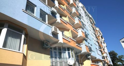 Apartment building on 55/1, Sfatul Tarii street.