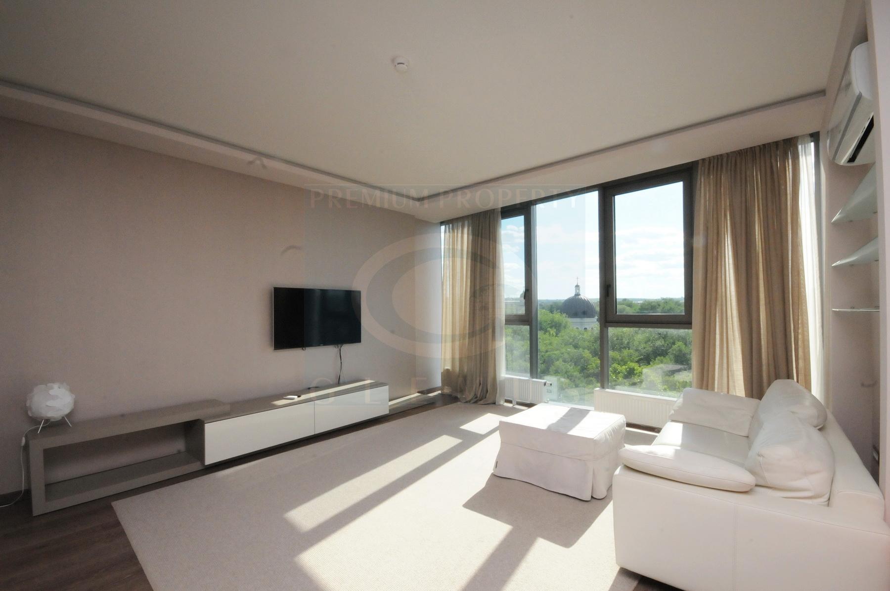 Sun-filled modern apartment